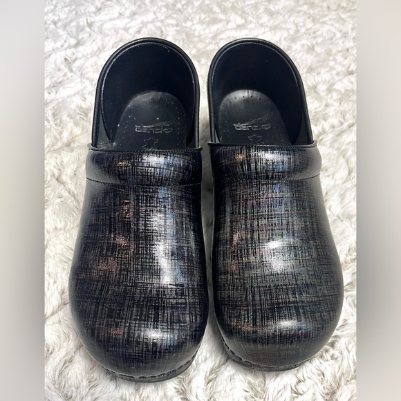 Dansko Professional Box Clogs
 Black With Iridescent Undertones 
Size 9 - Picture 1 of 7